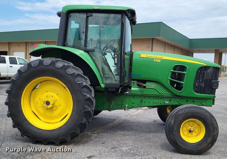 image for item LS9638 2011 John  Deere 7130  tractor