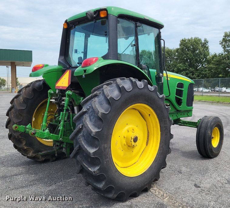 image for item LS9638 2011 John  Deere 7130  tractor