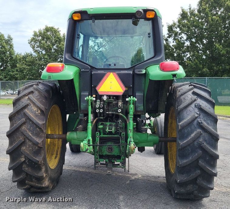 image for item LS9638 2011 John  Deere 7130  tractor