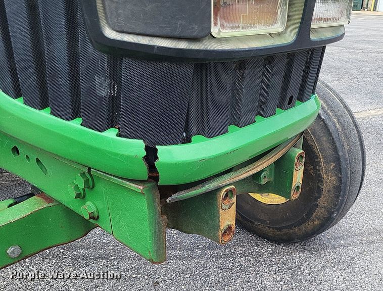 image for item LS9638 2011 John  Deere 7130  tractor