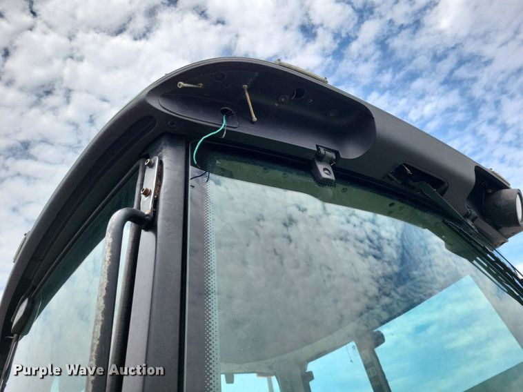 image for item LS9638 2011 John  Deere 7130  tractor