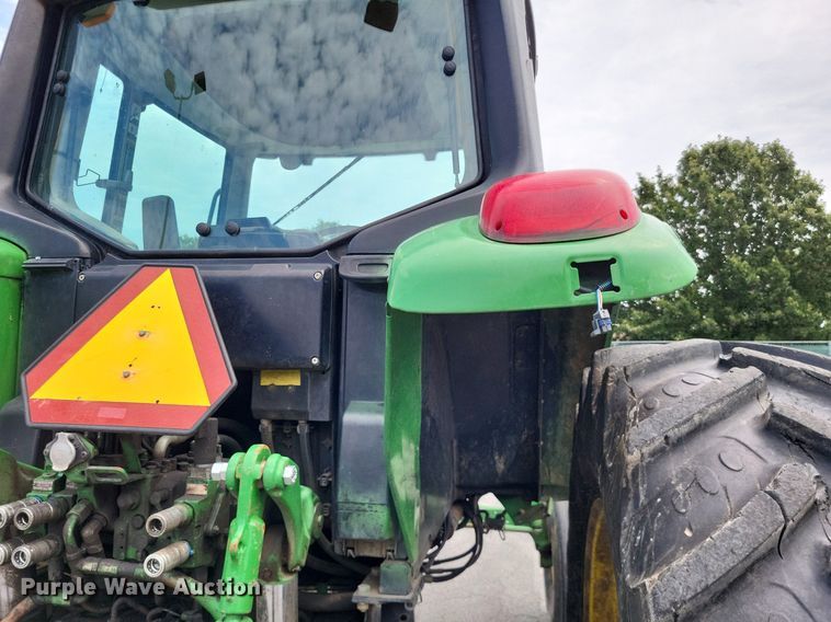 image for item LS9638 2011 John  Deere 7130  tractor