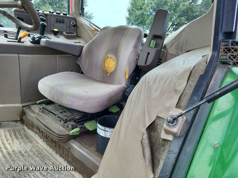 image for item LS9638 2011 John  Deere 7130  tractor