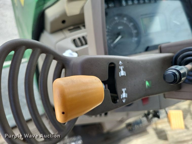 image for item LS9638 2011 John  Deere 7130  tractor