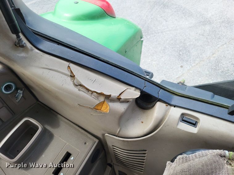 image for item LS9638 2011 John  Deere 7130  tractor