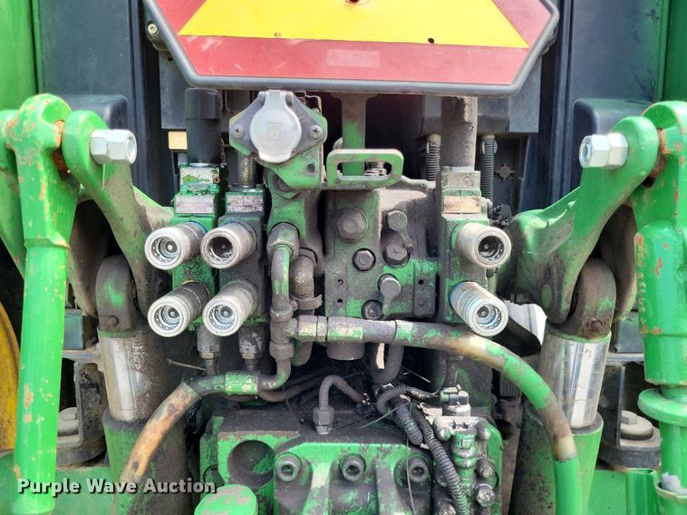 image for item LS9638 2011 John  Deere 7130  tractor