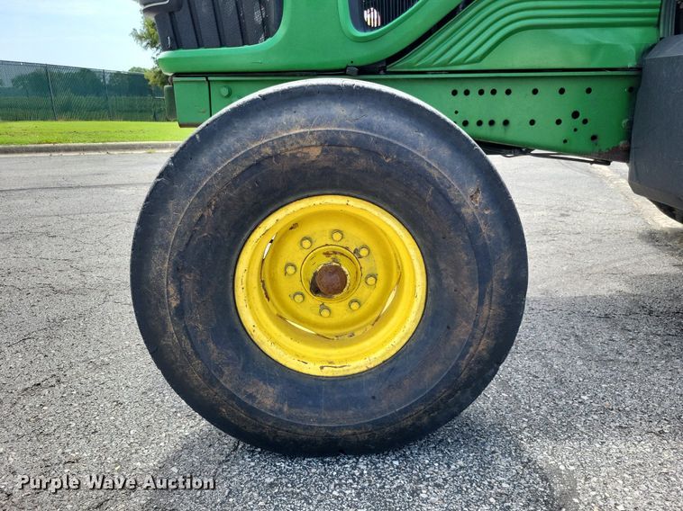 image for item LS9638 2011 John  Deere 7130  tractor