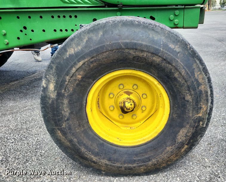 image for item LS9638 2011 John  Deere 7130  tractor