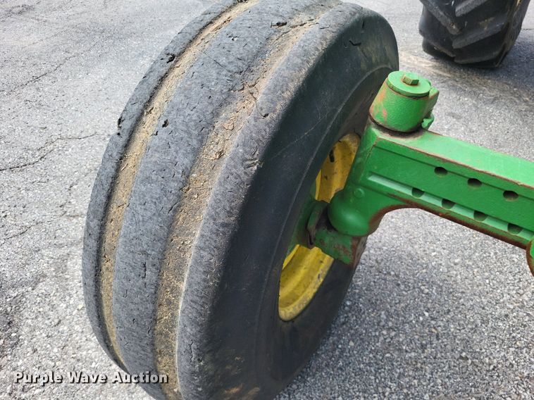 image for item LS9638 2011 John  Deere 7130  tractor