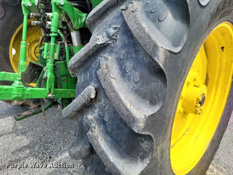 image for item LS9638 2011 John  Deere 7130  tractor