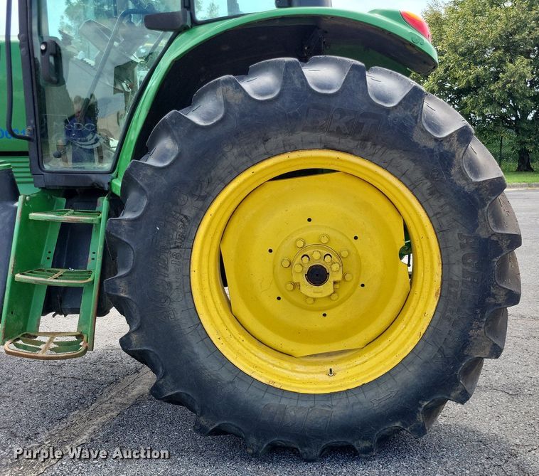 image for item LS9638 2011 John  Deere 7130  tractor