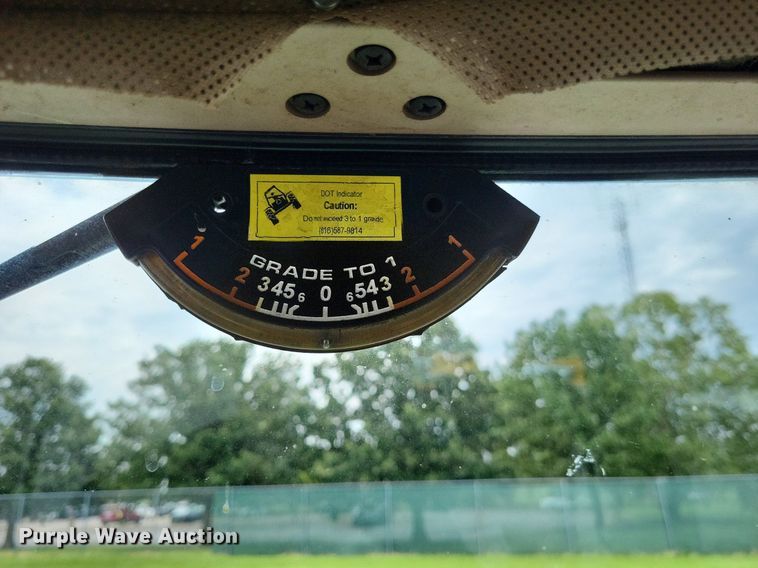 image for item LS9639 2001 John Deere 6410  tractor