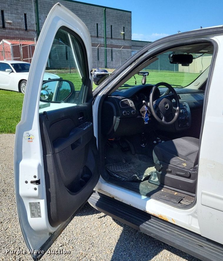 image for item LS9644 2013 Chevrolet Tahoe Police  SUV