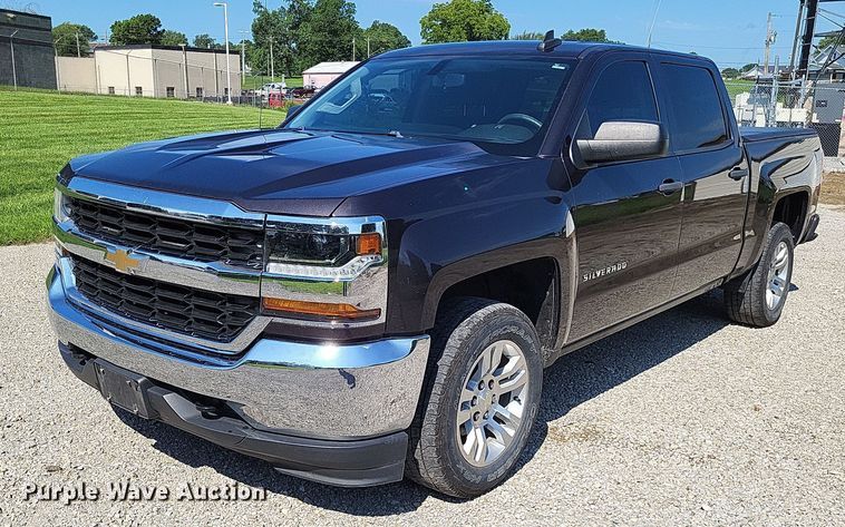 image for item LS9645 2016 Chevrolet Silverado 1500  Crew Cab pickup truck