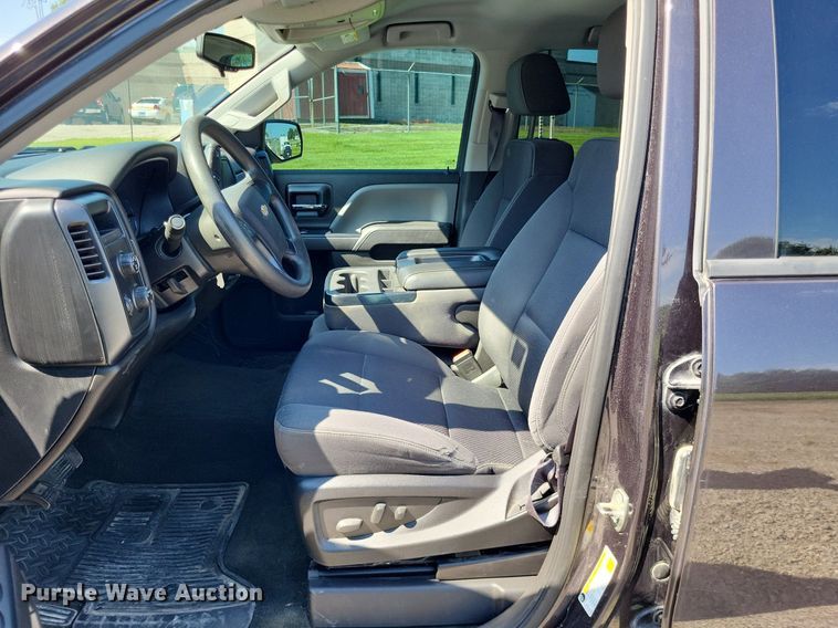 image for item LS9645 2016 Chevrolet Silverado 1500  Crew Cab pickup truck