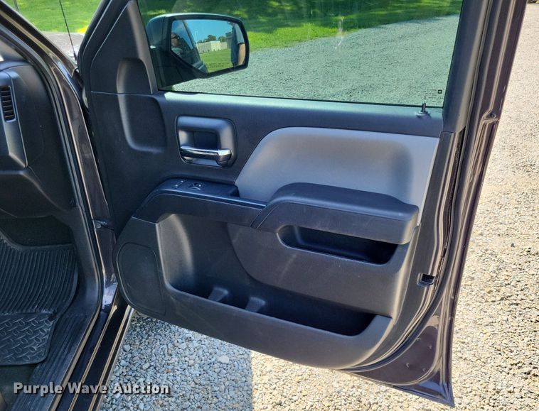 image for item LS9645 2016 Chevrolet Silverado 1500  Crew Cab pickup truck