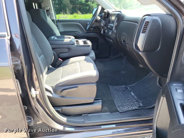 image for item LS9645 2016 Chevrolet Silverado 1500  Crew Cab pickup truck