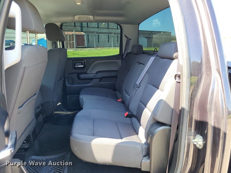 image for item LS9645 2016 Chevrolet Silverado 1500  Crew Cab pickup truck