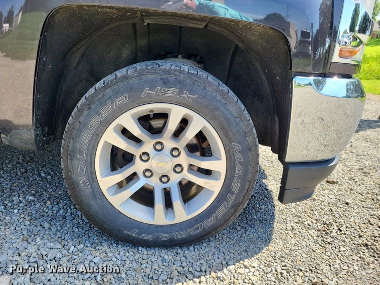 image for item LS9645 2016 Chevrolet Silverado 1500  Crew Cab pickup truck