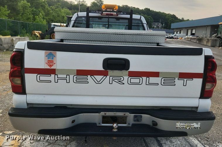 image for item LX9746 2005 Chevrolet Silverado 1500  pickup truck