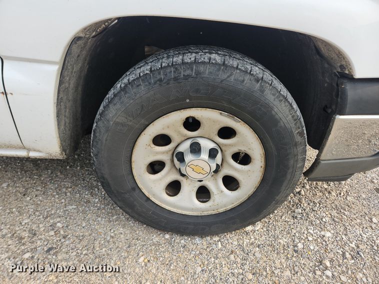 image for item LX9746 2005 Chevrolet Silverado 1500  pickup truck