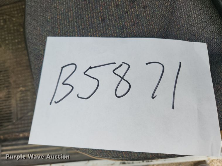 image for item LX9746 2005 Chevrolet Silverado 1500  pickup truck