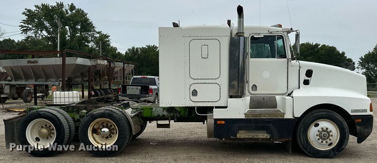 image for item MB9633 1988 Kenworth T600  semi truck