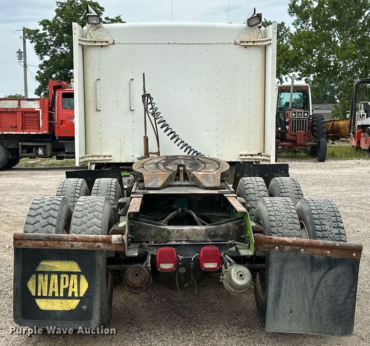 image for item MB9633 1988 Kenworth T600  semi truck