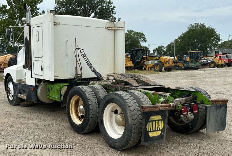 image for item MB9633 1988 Kenworth T600  semi truck