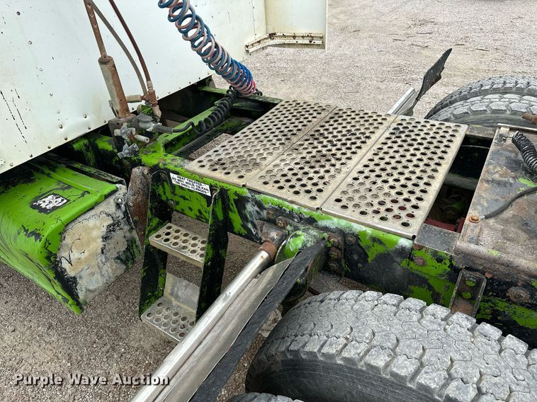 image for item MB9633 1988 Kenworth T600  semi truck