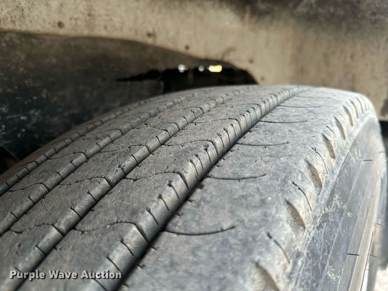 image for item MB9633 1988 Kenworth T600  semi truck