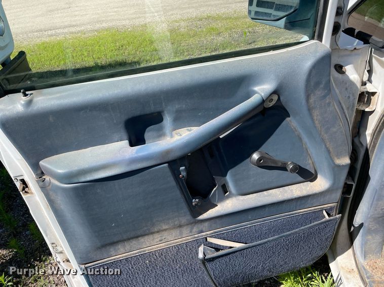 image for item ME9889 1997 Ford Aerostar  van