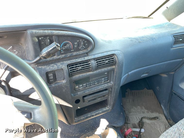 image for item ME9889 1997 Ford Aerostar  van