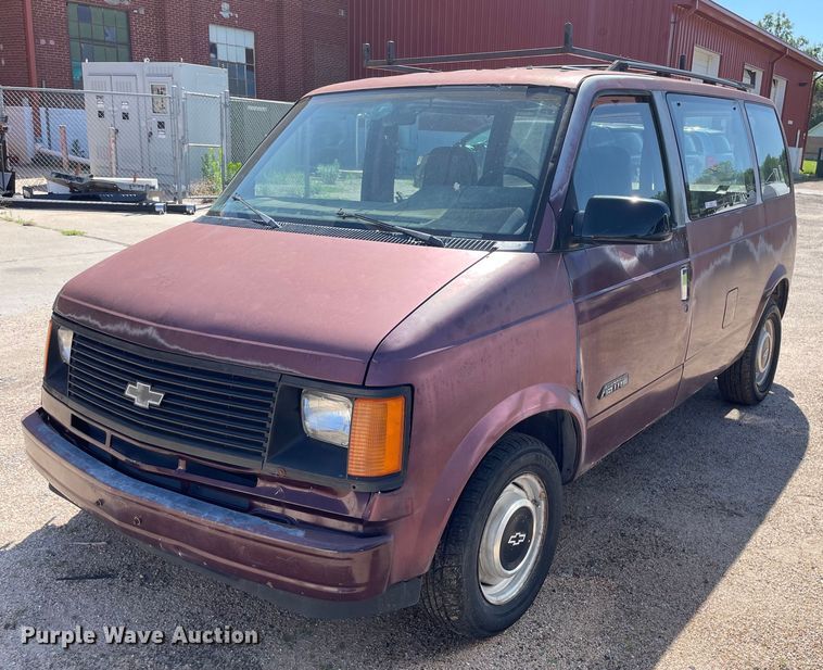 image for item ME9890 1991 Chevrolet Astro van