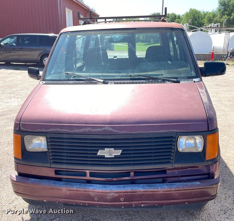 image for item ME9890 1991 Chevrolet Astro van