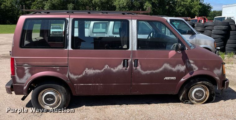 image for item ME9890 1991 Chevrolet Astro van
