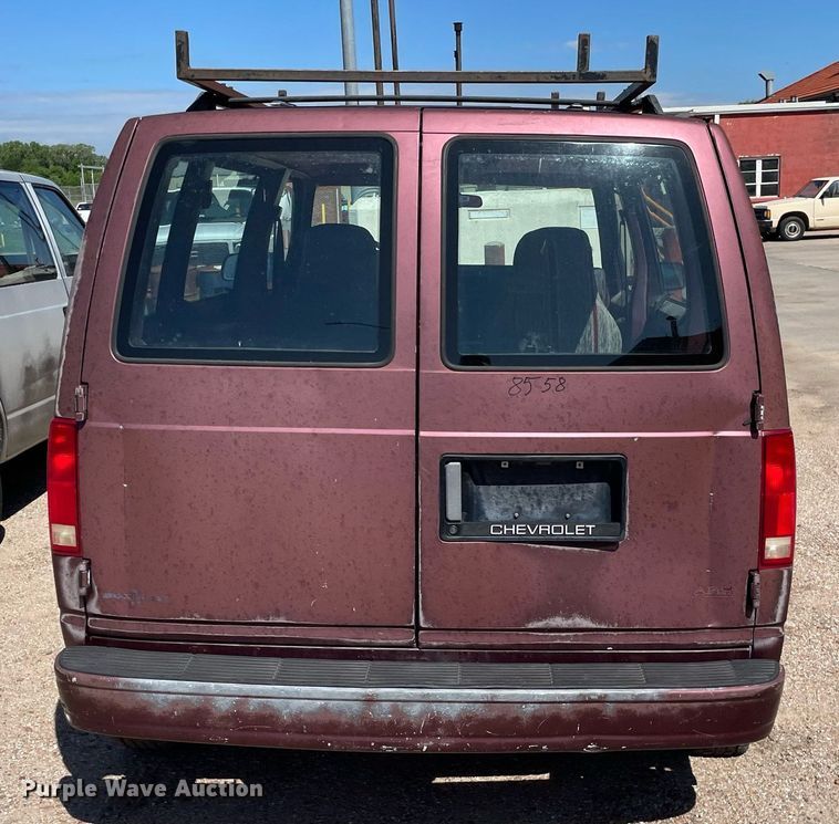 image for item ME9890 1991 Chevrolet Astro van