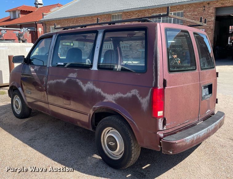 image for item ME9890 1991 Chevrolet Astro van