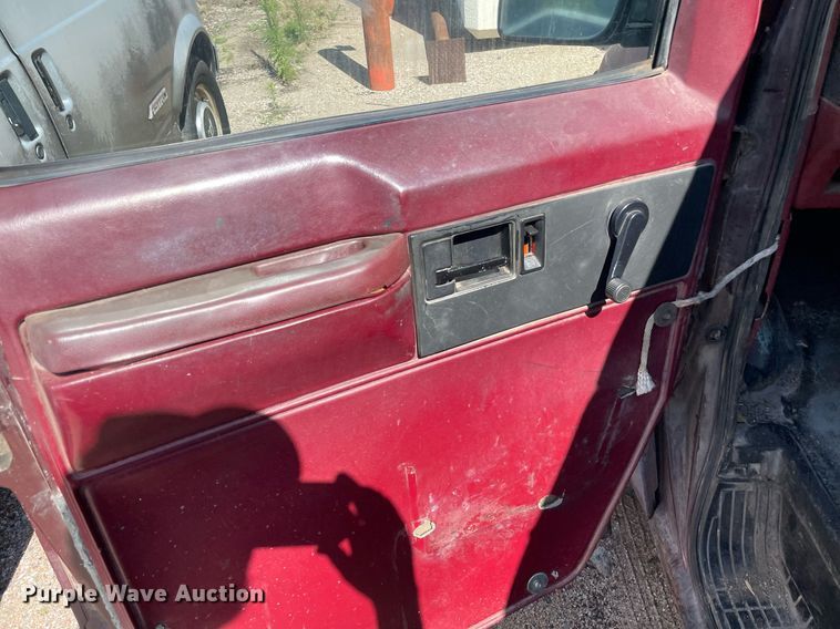 image for item ME9890 1991 Chevrolet Astro van