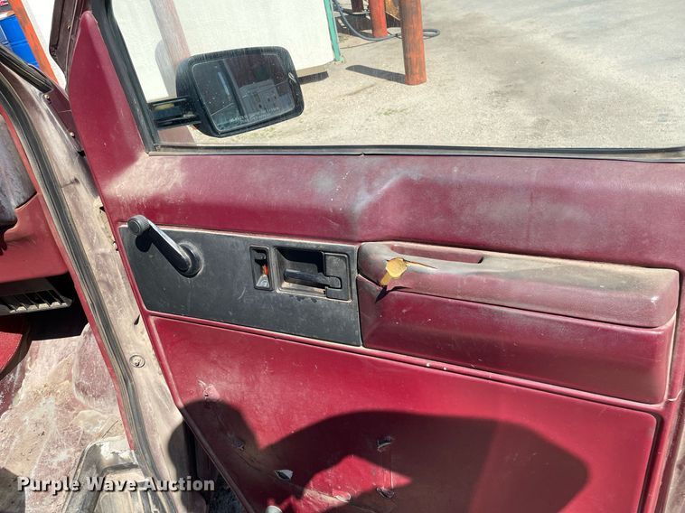 image for item ME9890 1991 Chevrolet Astro van