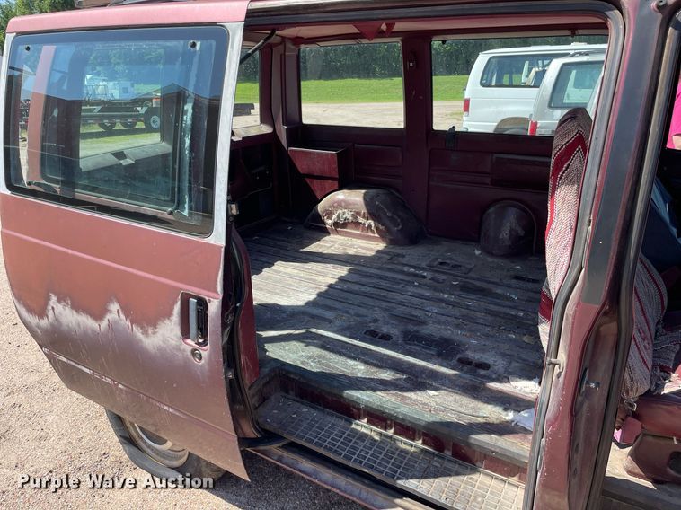 image for item ME9890 1991 Chevrolet Astro van