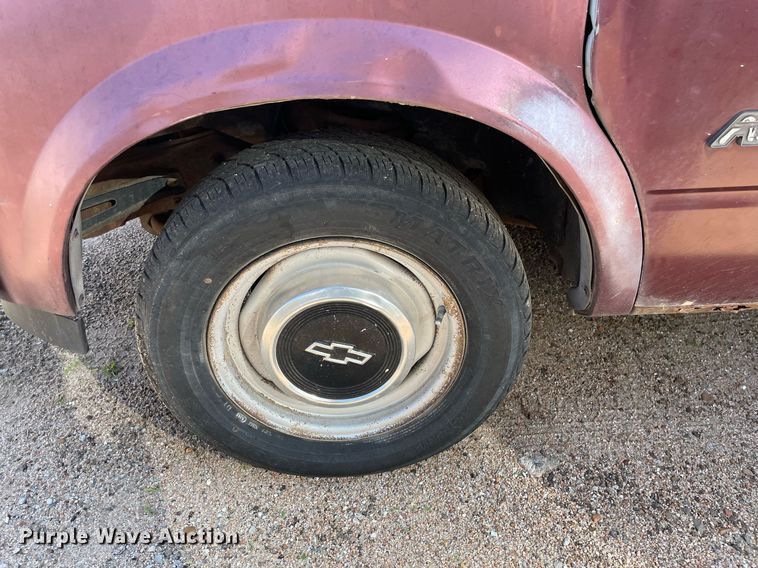 image for item ME9890 1991 Chevrolet Astro van