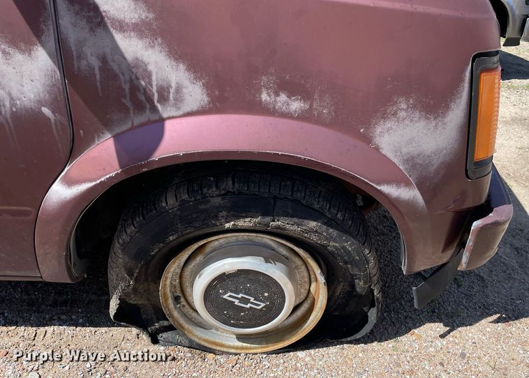 image for item ME9890 1991 Chevrolet Astro van