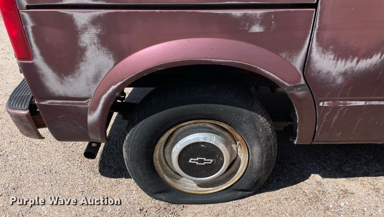 image for item ME9890 1991 Chevrolet Astro van