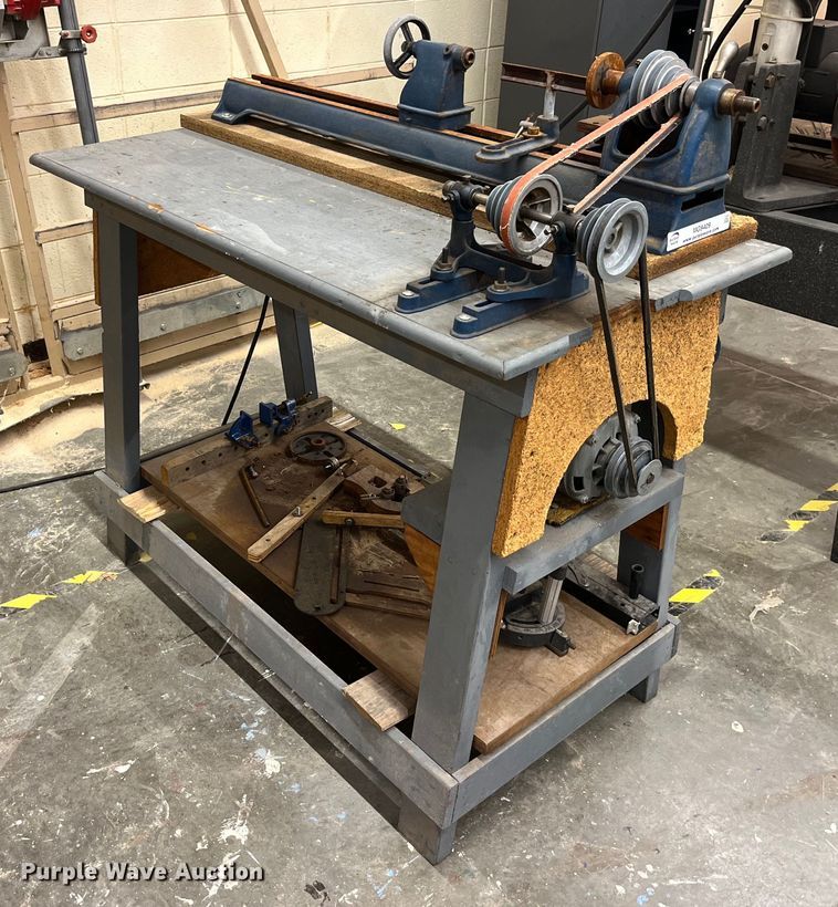 image for item MG9409 Craftsman  wood lathe