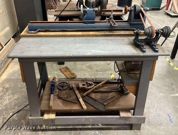 image for item MG9409 Craftsman  wood lathe