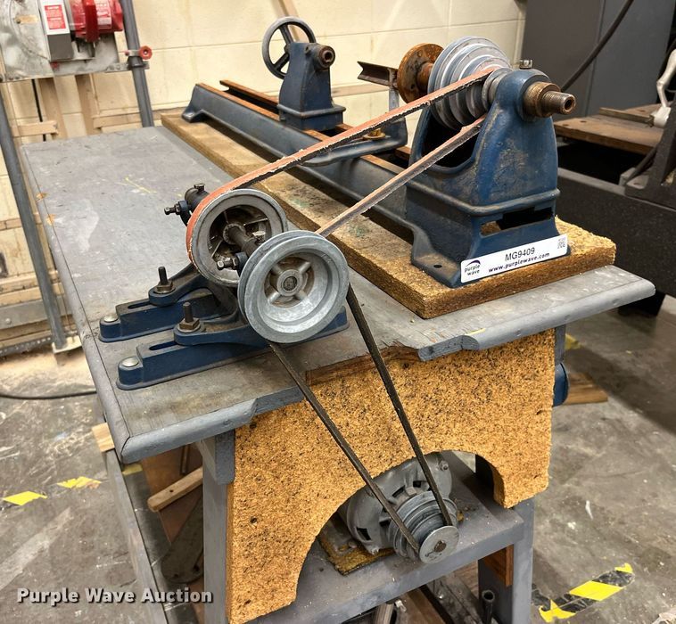 image for item MG9409 Craftsman  wood lathe