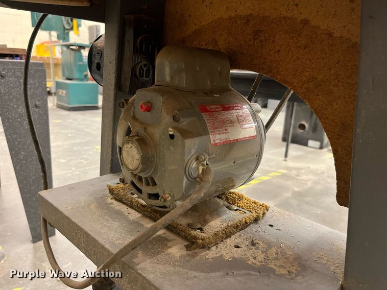 image for item MG9409 Craftsman  wood lathe