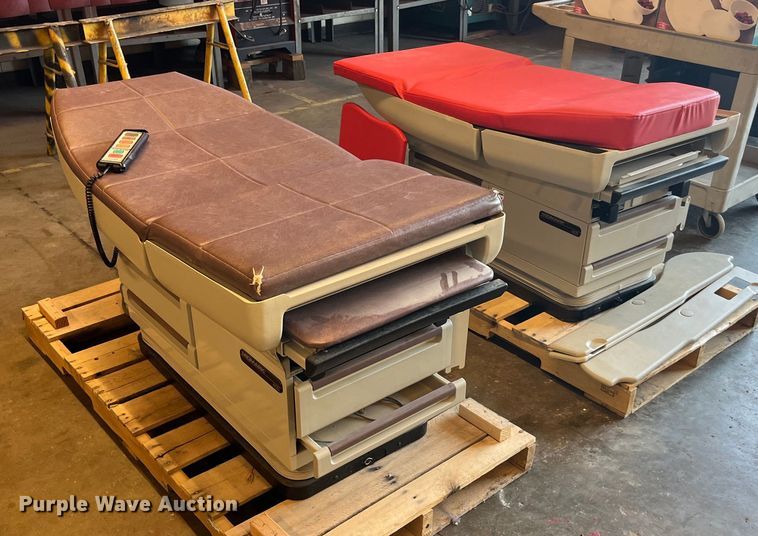 image for item MG9414 (2) Midmark 405 exam tables