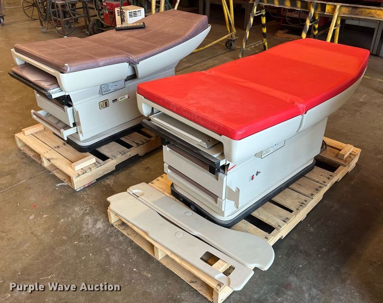 image for item MG9414 (2) Midmark 405 exam tables